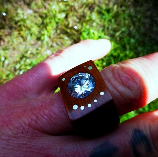 PRSTEN PR-025 ZIRKON v Slivo�ce od Zvolena