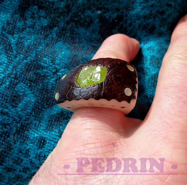 PRSTEN PR-048 o�ech TAGUA .....OLIV�NEK