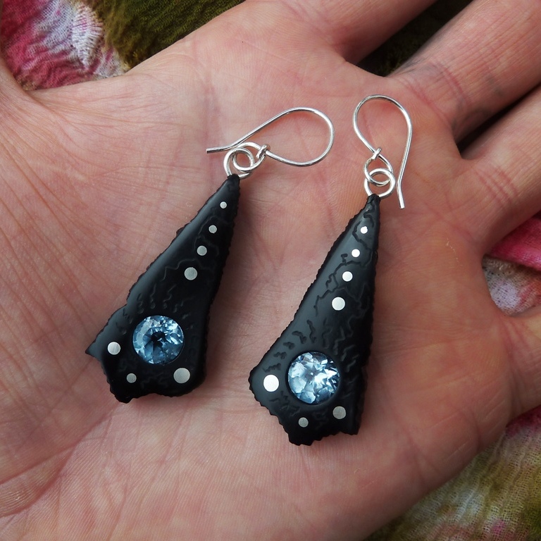 EARRINGS NA -052 EBEN . Aqamareene 8mm