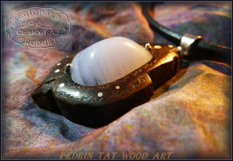 WOODEN NECKLACE NH-367 NUTS - CHALCEDONY